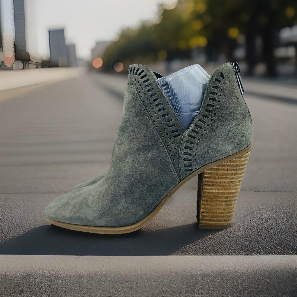 Vince Camuto Boots Womens Size 8 Gray Suede Leather Zip Ankle Heel Booties - Picture 2 of 11